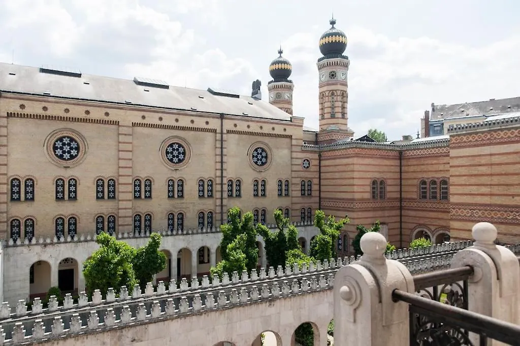 Central Nest Apartment Synagogue Budapest