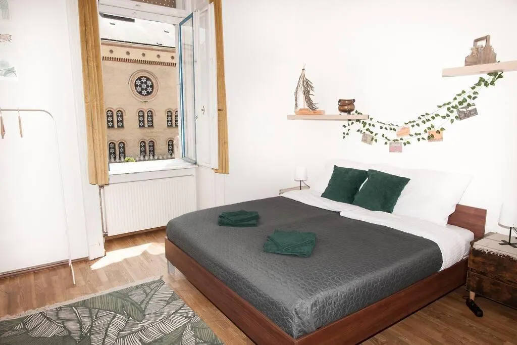 Central Nest Apartment Synagogue Budapest Hungary