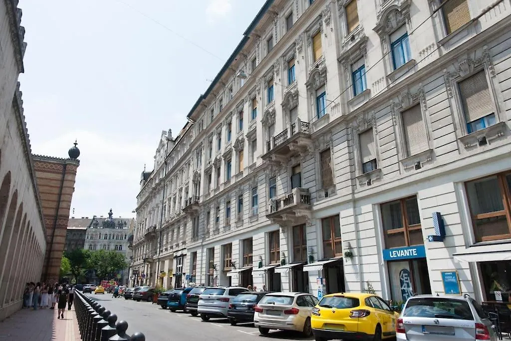 Central Nest Apartment Synagogue Budapest